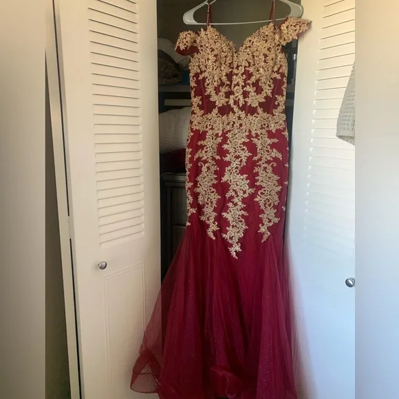 Dresses | Im Selling My Beautiful Burgundy And Gold Dress In Size Medium | Poshmark Dresses | Im Selling My Beautiful Burgundy And Gold Dress In Size Medium | Poshmark